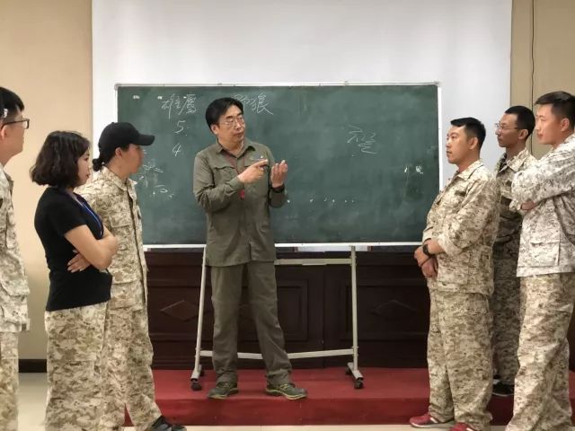 藍海創(chuàng  )力拓展培訓師